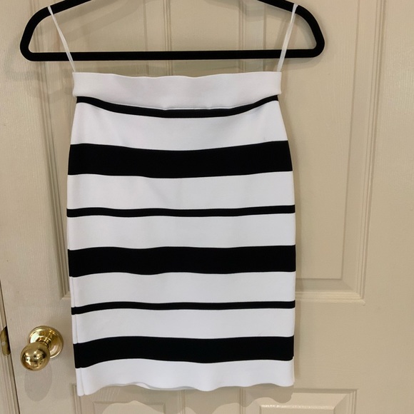 BCBG Maxazria Pencil Skirt - Picture 1 of 3